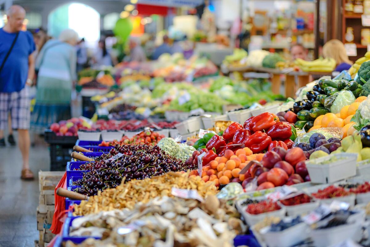 A Vermont farmers market with local agricultural producers.